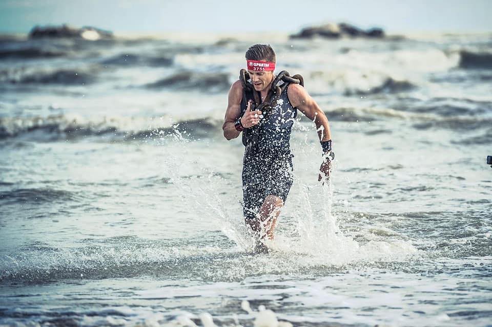 Course d'obstacles: Manu Dufaux décroche le "top 10" lors des Mondiaux d'Abu Dhabi